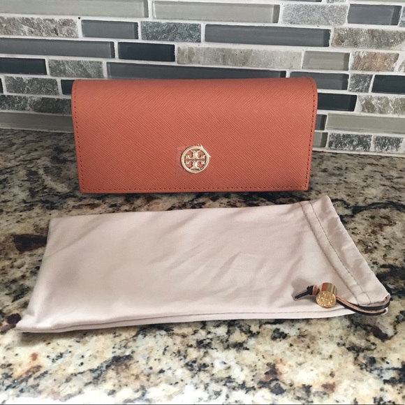 Tory Burch Accessories - NEW Tory Burch sunglasses case